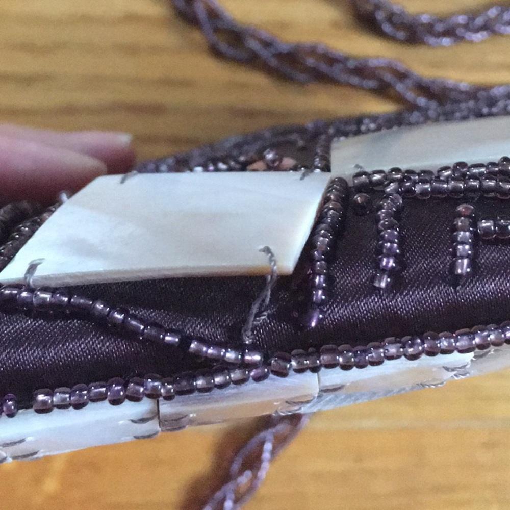 Unique beaded shell crossbody purse - Picture 6 of 7